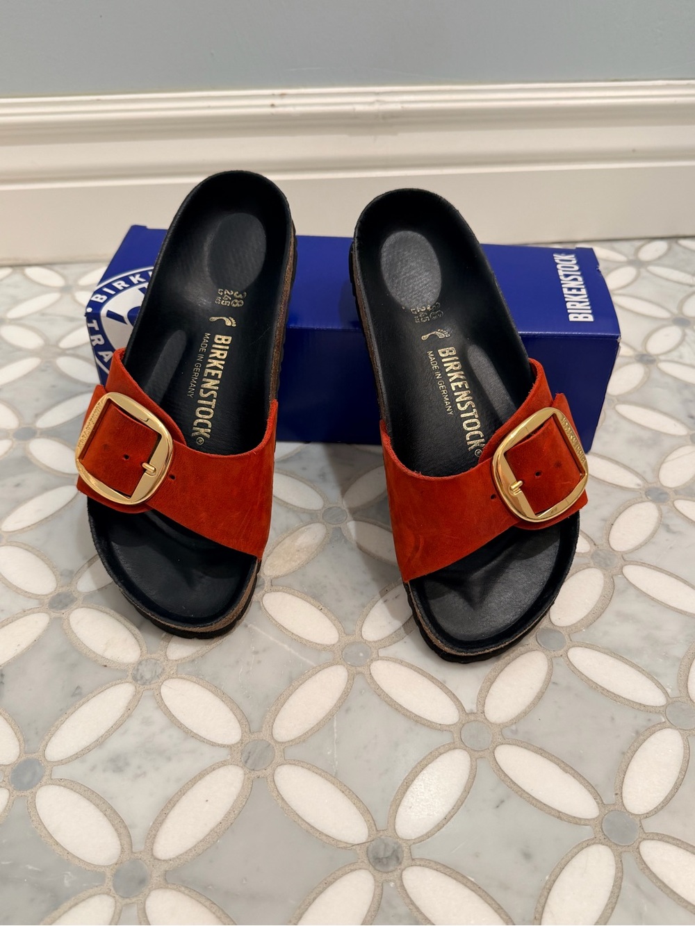 Birkenstock Madrid Big Buckle Sandals Crimson Red Oiled Leather Gold Narrow 38 - Picture 4 of 15